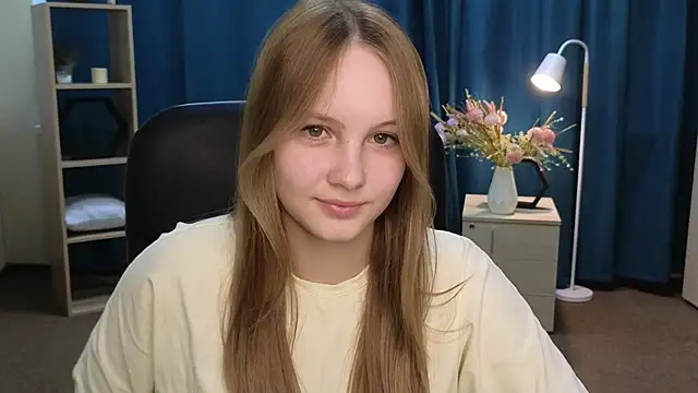 LeighStahl online show from July 28, 3:46 am
