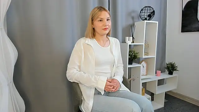 Snapshot of AmiraHofmeister chatting on July 27, 10:11 am AmiraHofmeister online show from July 27, 10:11 am