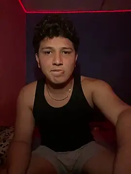 Snapshot of Eduardosexy_ chatting on August 10, 5:22 am Eduardosexy online show from August 10, 5:22 am
