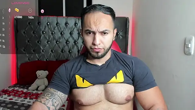 Snapshot of mrloganfuck1 chatting on June 20, 6:05 am mrloganfuck1 online show from June 20, 6:05 am