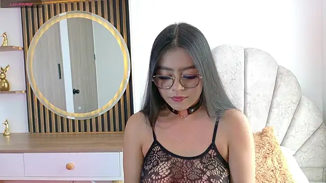 Snapshot of Mara_swan chatting on July 28, 8:34 pm Mara swan online show from July 28, 8:34 pm