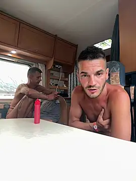 COPPIAGAYHOT online show from July 31, 2:16 pm