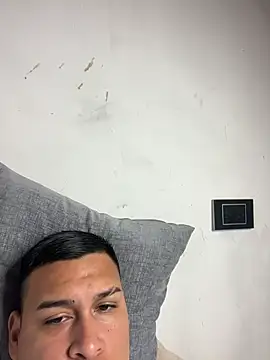 Snapshot of Cristopher_0 chatting on August 4, 12:03 am Cristopher 0 online show from August 4, 12:03 am