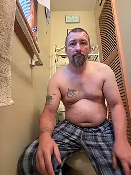 Snapshot of hillbillylover1981 chatting on July 31, 10:42 pm hillbillylover1981 online show from July 31, 10:42 pm