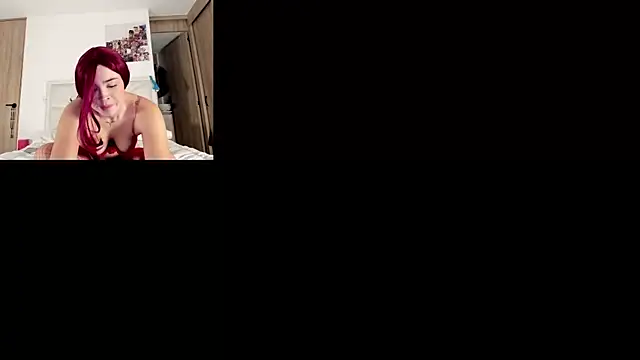 Snapshot of AliceSinclair999 chatting on August 6, 12:01 am AliceSinclair999 online show from August 6, 12:01 am