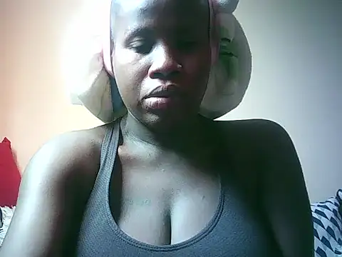 Snapshot of KissMeCurvyMbatha chatting on August 2, 8:57 am KissMeCurvyMbatha online show from August 2, 8:57 am