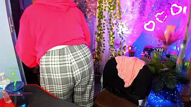 EllieFantastique online show from March 9, 5:28 pm