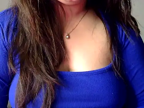 Snapshot of Gujjugirl08 chatting on July 28, 8:12 pm Gujjugirl08 online show from July 28, 8:12 pm