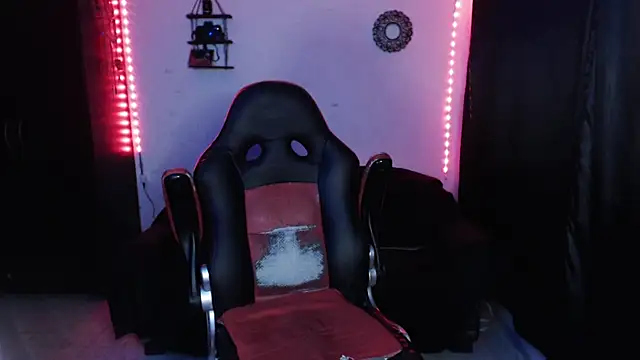 april simons2 online show from January 25, 10:19 am