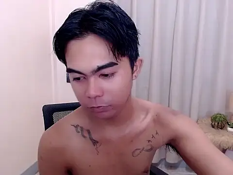 Snapshot of Xyrien_Miller chatting on July 31, 1:16 am Xyrien Miller online show from July 31, 1:16 am
