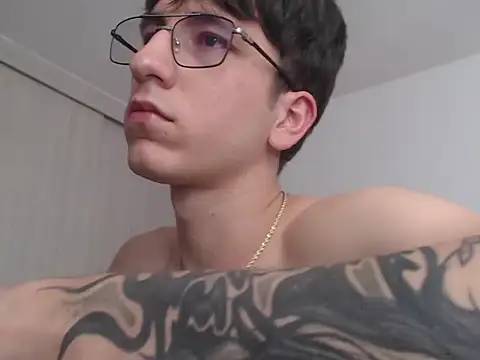 Snapshot of IfindSlav3 chatting on July 30, 9:14 pm IfindSlav3 online show from July 30, 9:14 pm