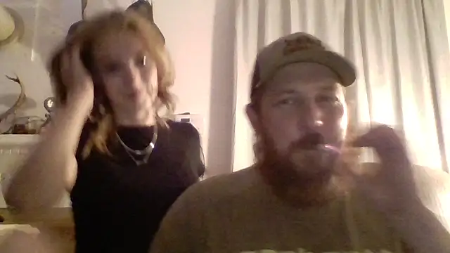 Snapshot of littilebutcute chatting on August 1, 5:18 am littilebutcute online show from August 1, 5:18 am