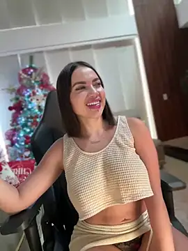 Snapshot of HannaBeckett chatting on December 8, 3:24 pm HannaBeckett online show from December 8, 3:24 pm