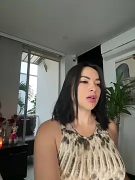 Snapshot of HannaBeckett chatting on February 13, 12:23 pm HannaBeckett online show from February 13, 12:23 pm