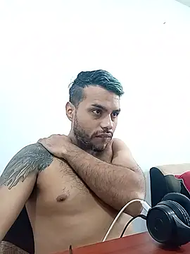 Snapshot of Franklin_Vikingo420 chatting on August 5, 2:42 pm Franklin Vikingo420 online show from August 5, 2:42 pm