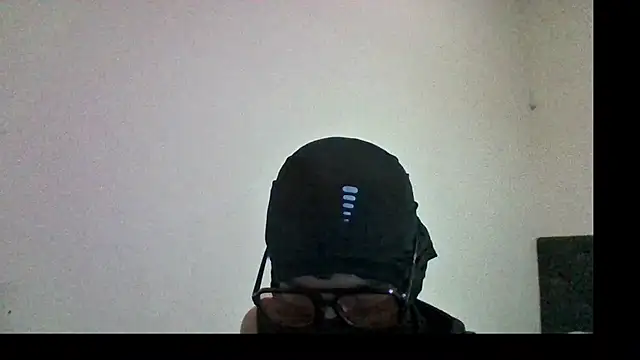 Snapshot of Camil0on chatting on August 8, 4:25 am Camil0on online show from August 8, 4:25 am