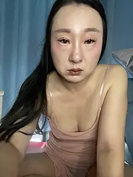 Snapshot of FEIFEI572 chatting on August 5, 7:11 am FEIFEI572 online show from August 5, 7:11 am