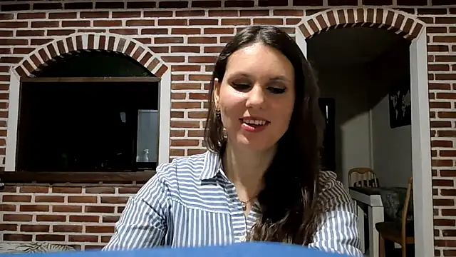 Snapshot of JacklynSwisshelm chatting on August 6, 12:18 pm JacklynSwisshelm online show from August 6, 12:18 pm