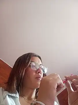 Snapshot of Elodie__a chatting on August 7, 7:38 pm Elodie a online show from August 7, 7:38 pm