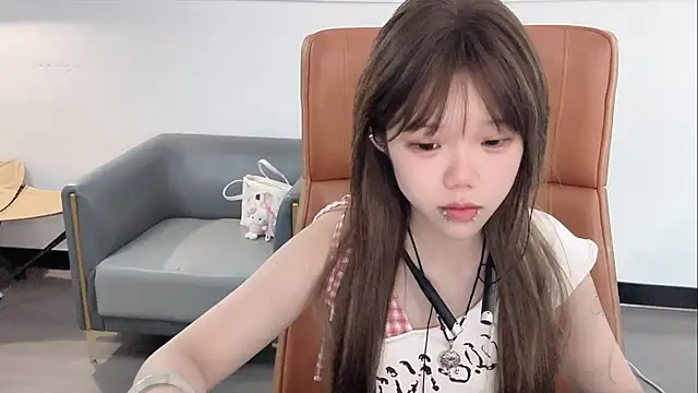 Snapshot of xiaoting-baby chatting on August 5, 9:12 am xiaoting-baby online show from August 5, 9:12 am