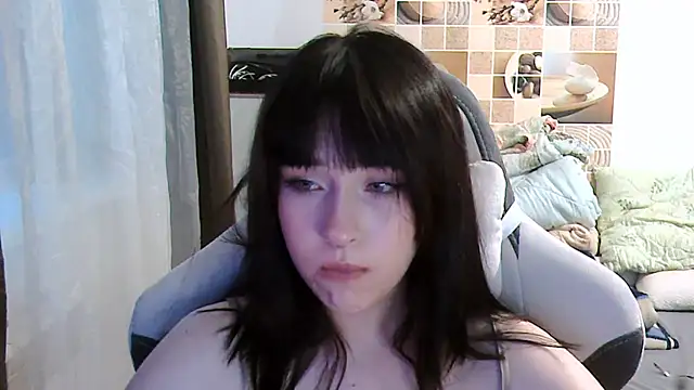 Snapshot of EvaHurt chatting on August 6, 4:42 pm EvaHurt online show from August 6, 4:42 pm