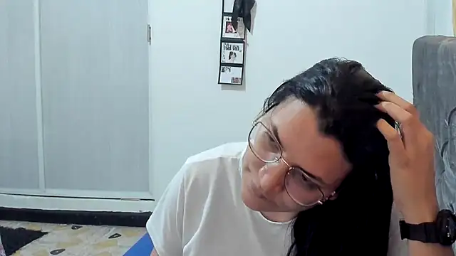 MARILYN GARCIA online show from January 8, 7:45 pm