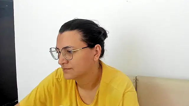 MARILYN GARCIA online show from February 21, 4:05 pm