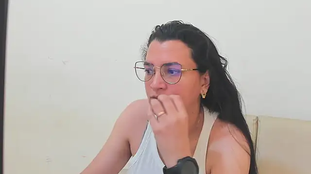 MARILYN GARCIA online show from March 8, 5:39 pm