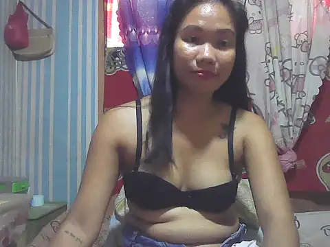 Snapshot of Amara_sweet23 chatting on August 6, 5:53 am Amara sweet23 online show from August 6, 5:53 am
