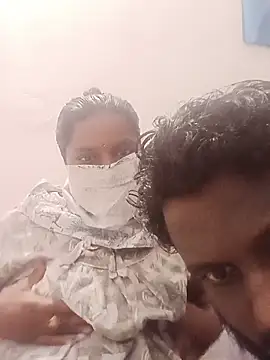 Snapshot of CutYHARISHA chatting on August 6, 3:41 am CutYHARISHA online show from August 6, 3:41 am