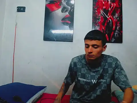 Snapshot of Kike-xxx chatting on August 6, 8:44 pm Kike-xxx online show from August 6, 8:44 pm