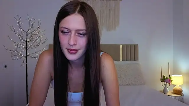 Snapshot of Natural_beauty_ chatting on August 7, 8:55 pm Natural beauty online show from August 7, 8:55 pm