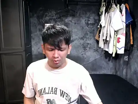 Snapshot of asianPinoy4you chatting on October 4, 8:34 am asianPinoy4you online show from October 4, 8:34 am