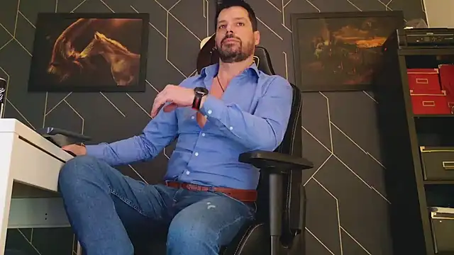 ChrisKox online show from February 11, 5:18 pm