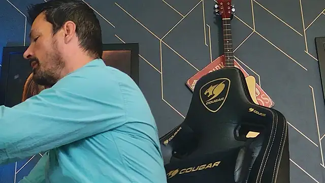 ChrisKox online show from October 3, 8:22 am