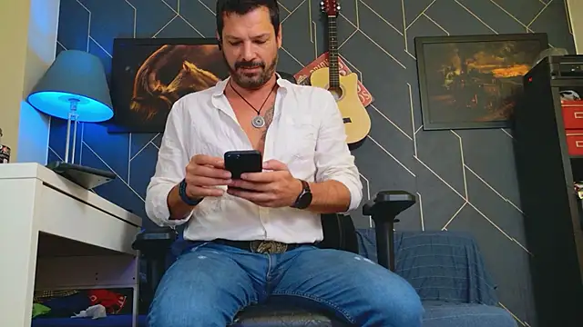 ChrisKox online show from October 10, 5:06 am