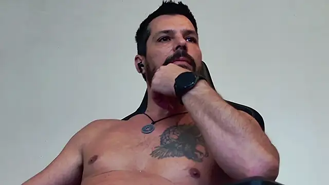 ChrisKox online show from April 11, 7:45 am