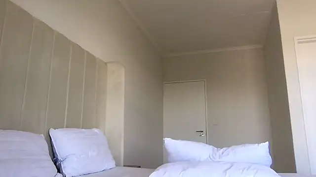 xBUSTY CANDYx online show from January 26, 9:08 am