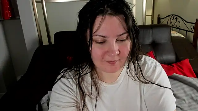 Snapshot of MarySwon chatting on December 25, 5:15 pm MarySwon online show from December 25, 5:15 pm