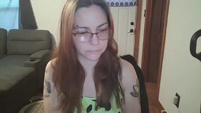 Snapshot of SweetAriesXO chatting on February 6, 1:36 pm SweetAriesXO online show from February 6, 1:36 pm