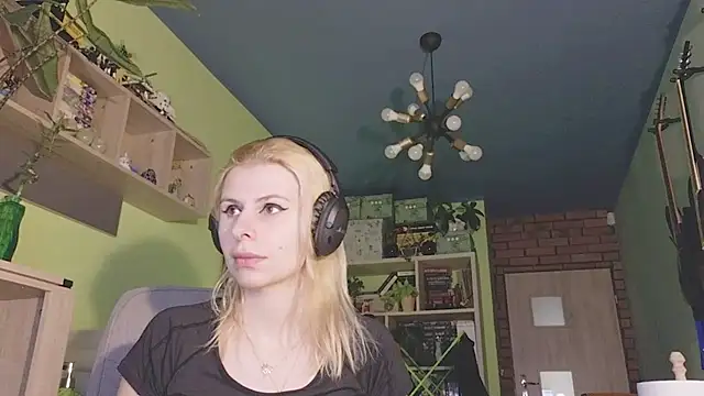 karmija online show from February 4, 1:48 pm