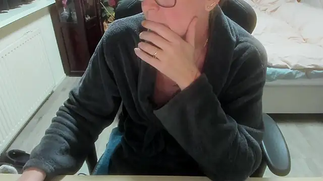 minoesje37 online show from February 23, 8:28 pm