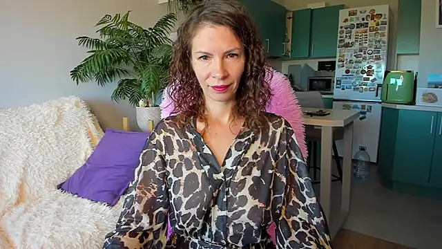 Snapshot of ChristinaGlory chatting on October 8, 6:55 am ChristinaGlory online show from October 8, 6:55 am
