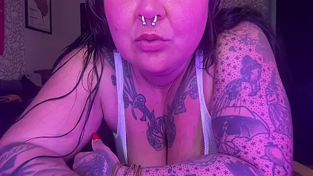 Snapshot of Sad1st1kSadie chatting on February 18, 2:40 am Sad1st1kSadie online show from February 18, 2:40 am