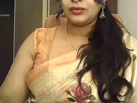 Snapshot of Spandana_Sweety chatting on November 18, 6:18 am Spandana Sweety online show from November 18, 6:18 am