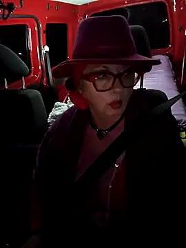 MucMilf59 online show from November 3, 7:59 pm