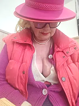 MucMilf59 online show from November 29, 12:08 pm