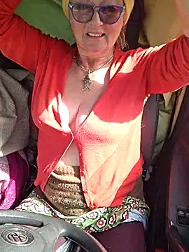 MucMilf59 online show from March 28, 1:33 pm