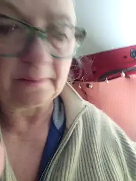 MucMilf59 online show from April 2, 6:11 am