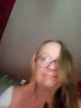 Snapshot of MucMilf59 chatting on April 17, 6:27 am MucMilf59 online show from April 17, 6:27 am